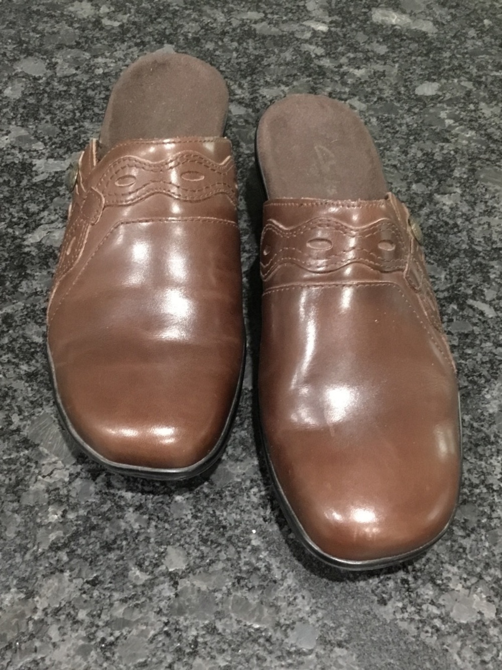 Clarks Size 9 Brown Mules